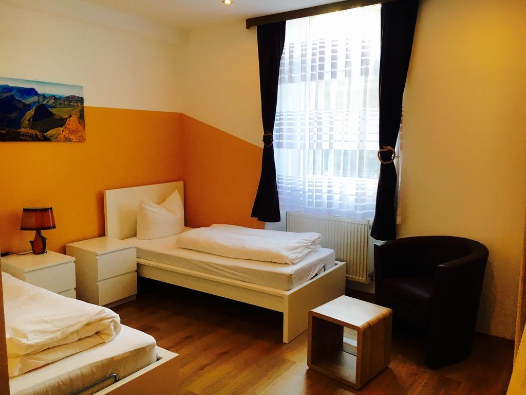 Arb Pension Gmbh Herchsheim Екстериор снимка