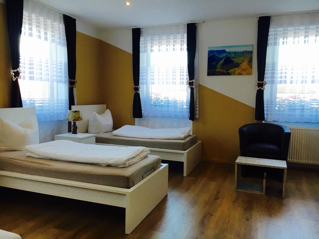 Arb Pension Gmbh Herchsheim Екстериор снимка