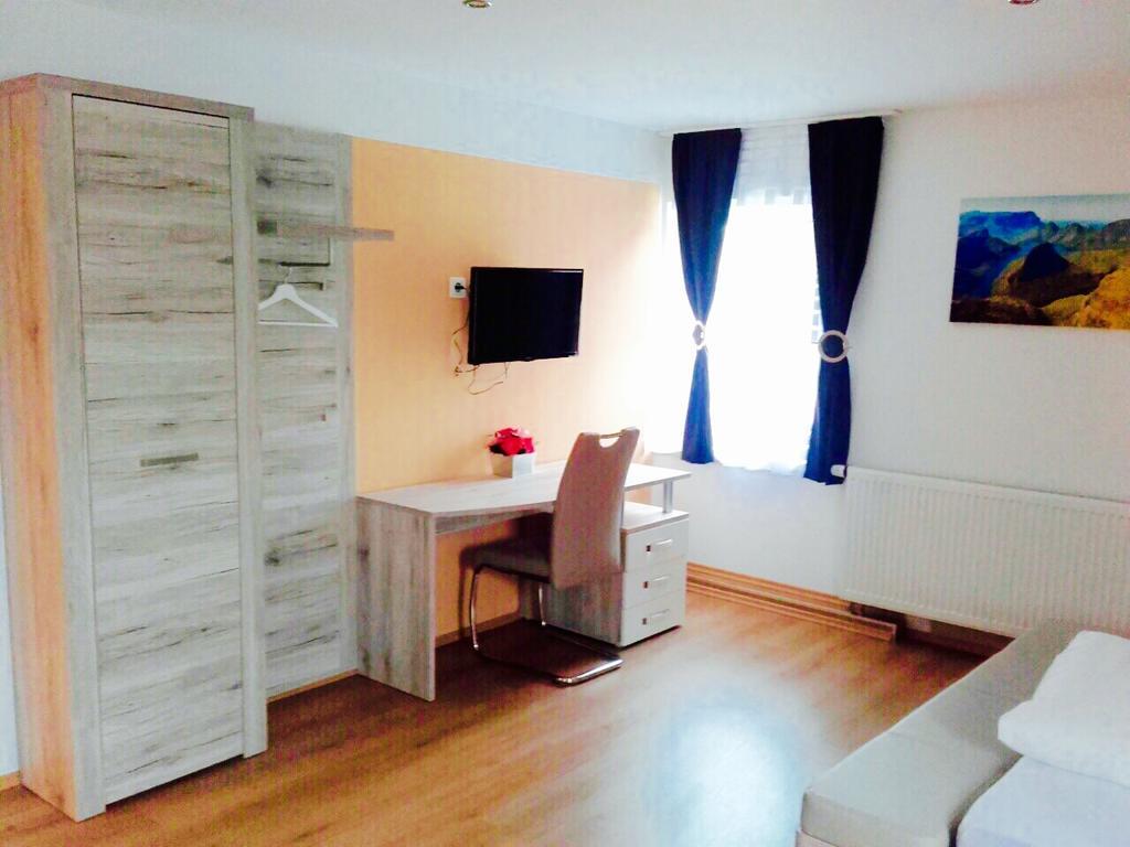 Arb Pension Gmbh Herchsheim Екстериор снимка